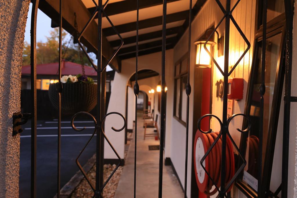 Papakura Motor Lodge & Motel Exterior foto