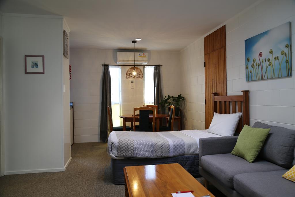 Papakura Motor Lodge & Motel Exterior foto