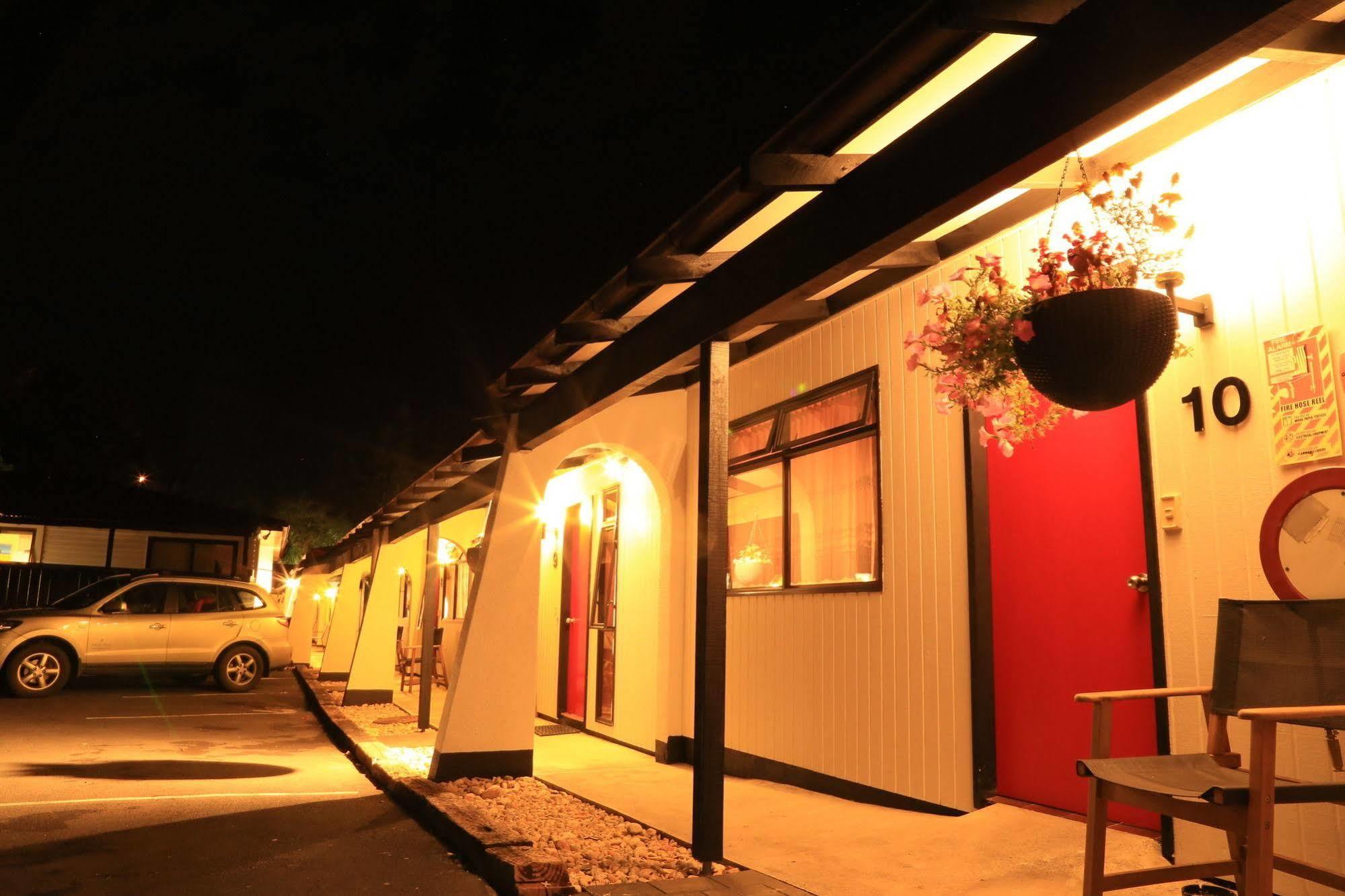 Papakura Motor Lodge & Motel Exterior foto