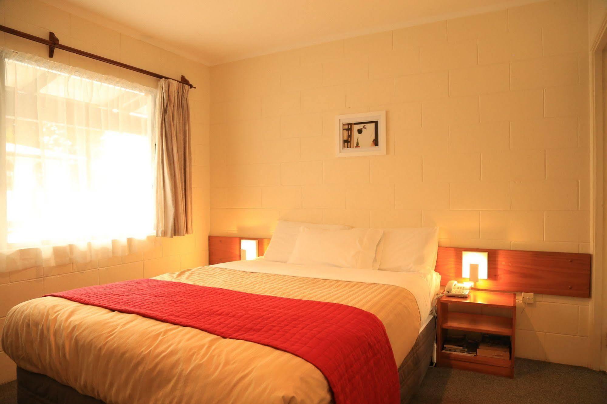 Papakura Motor Lodge & Motel Exterior foto